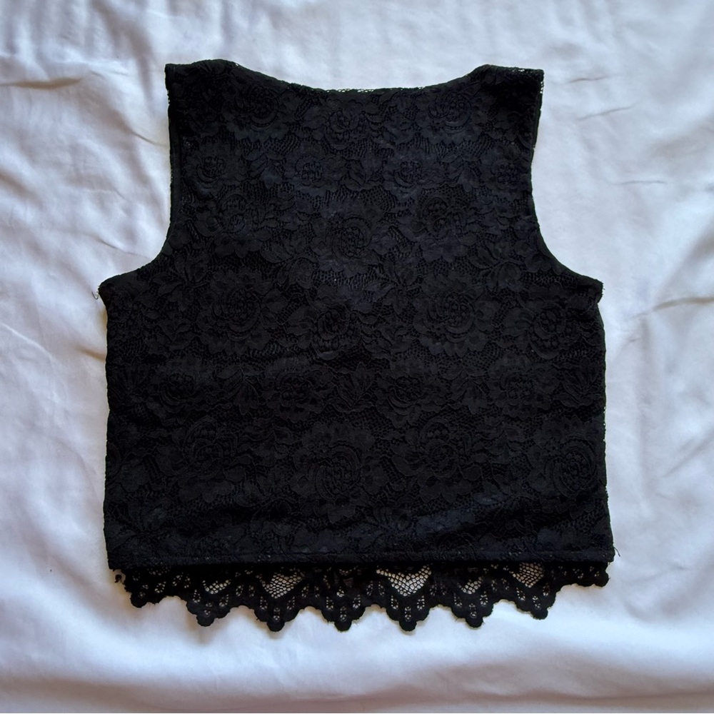 ReoRia Elegant Black Lace crop top size small great condition - Picture 2 of 3